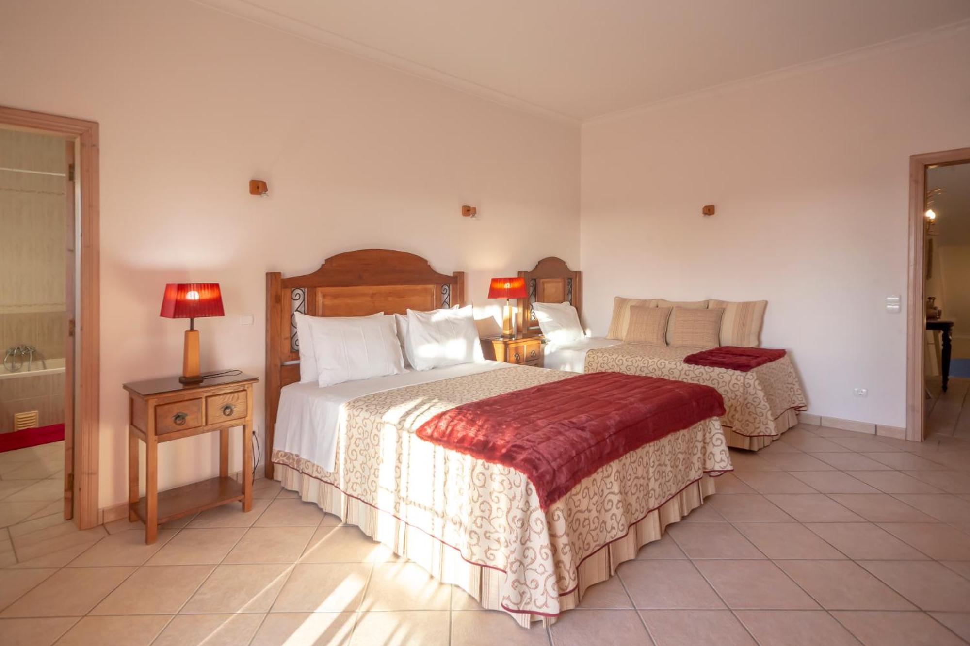 Al Meida Guesthouse Albufeira Esterno foto