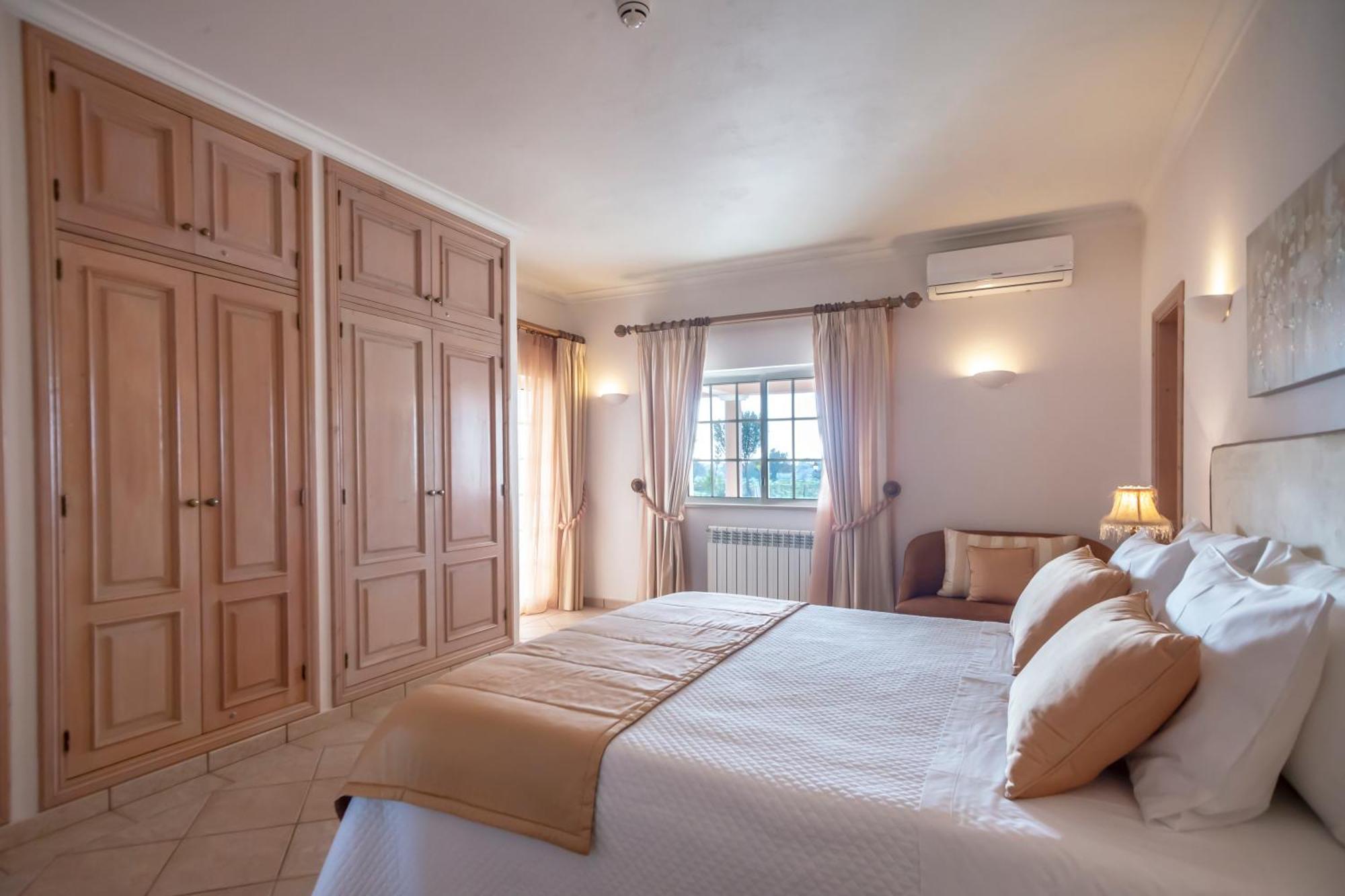 Al Meida Guesthouse Albufeira Esterno foto