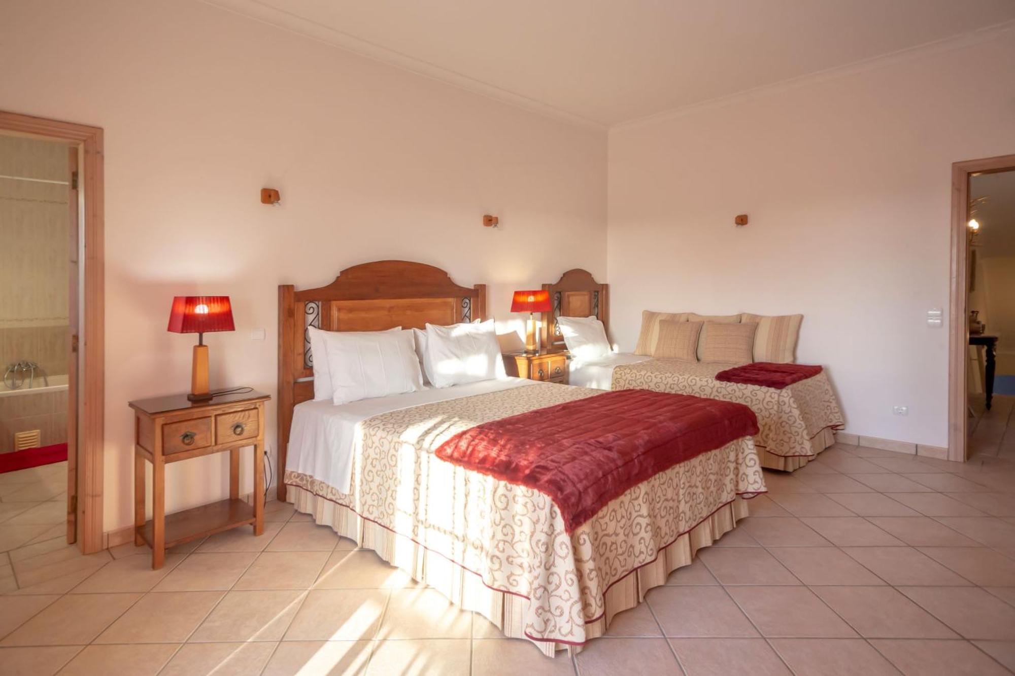 Al Meida Guesthouse Albufeira Esterno foto
