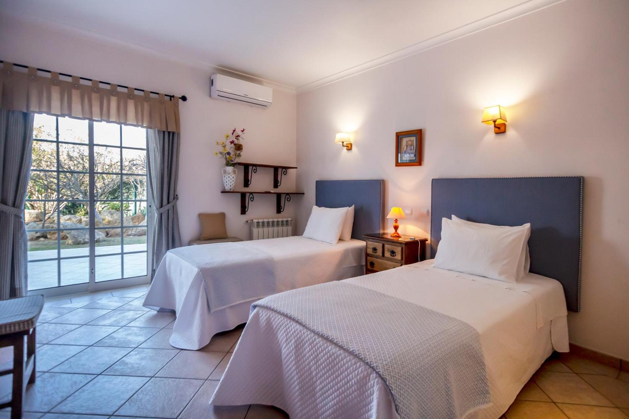Al Meida Guesthouse Albufeira Esterno foto